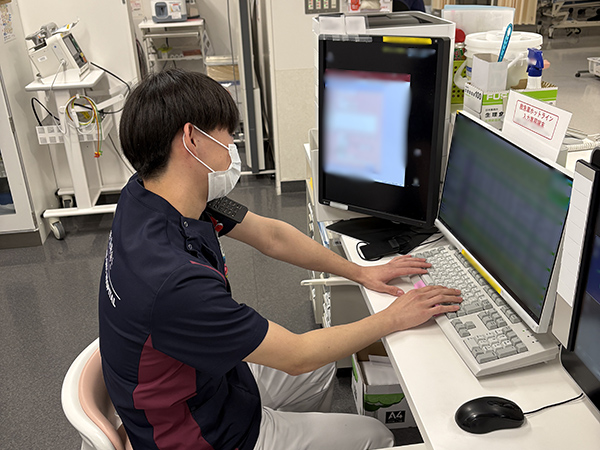 救急車の受け入れ対応の様子